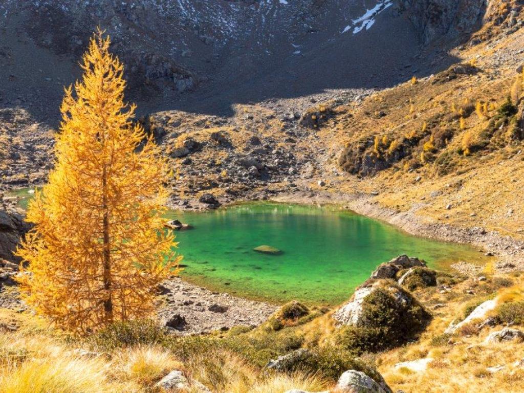 Lago Verde laghi Torena Val Belviso in autunno